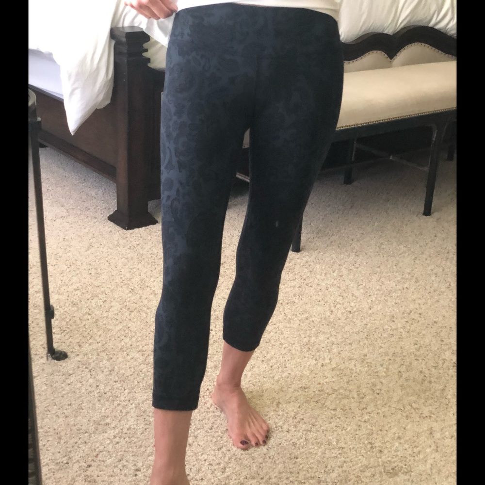 Lululemon mid rise 21” Wunder Under leggings